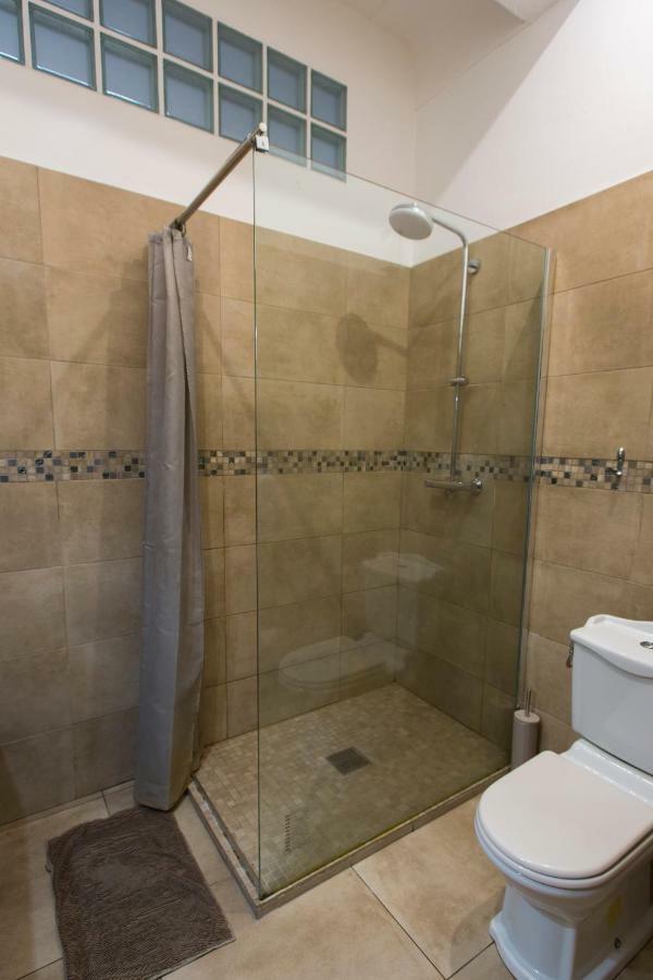 A Pousada Backpackers Antibes Exterior foto