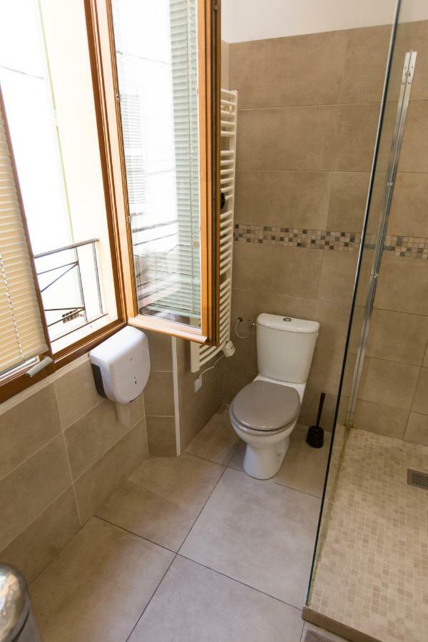 A Pousada Backpackers Antibes Exterior foto